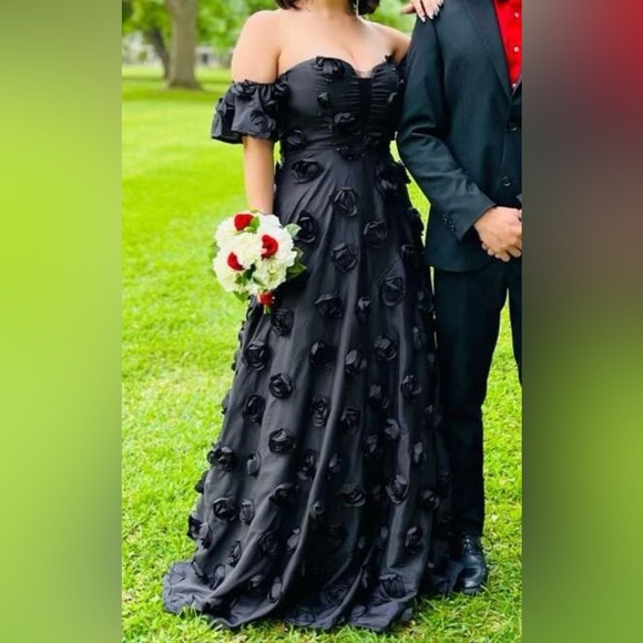 Luxe black off shoulder Applique party formal evening wedding dress - Picture 9 of 15